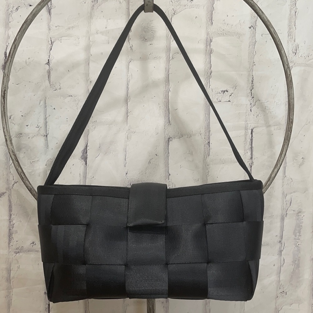 Seatbeltbag Black Shoulder Strap Purse Woven, Footed Bottom, Lined